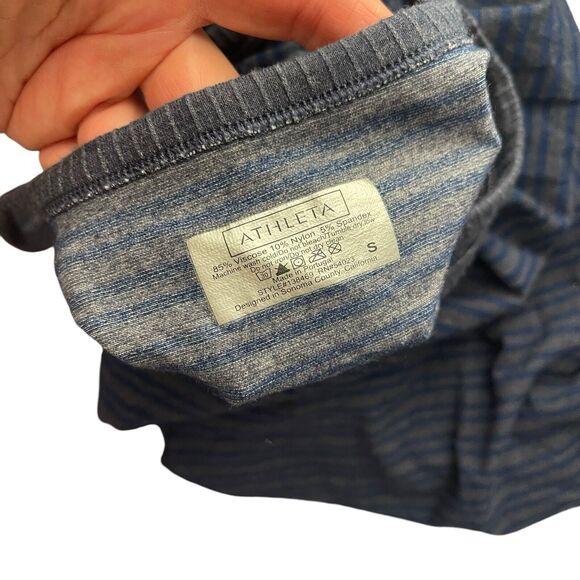 Athleta Medium Back to Basics Tank Top Striped Gray Blue Workout Tee - Picture 2 of 8